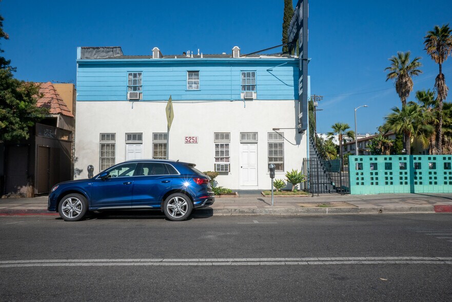 Primary Photo Of 5251 Hollywood Blvd, Los Angeles Hotel For Sale