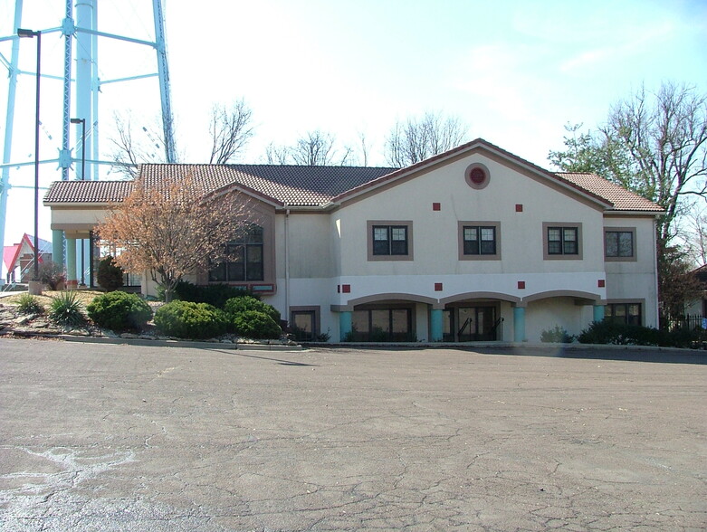 Primary Photo Of 1338 N Belt Hwy, Saint Joseph Office For Lease