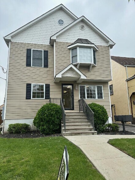 More Photos Of 249 Main St, Woodbridge Office For Lease