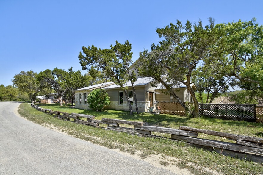 More Photos Of 1340 Hinch Dr, New Braunfels Apartments For Sale