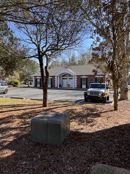 More Photos Of 4628 Summerdale Blvd, Pace Medical For Lease