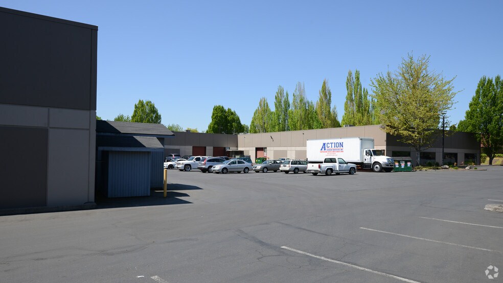 More Photos Of 9500-9560 SW Nimbus Ave, Beaverton Flex For Lease