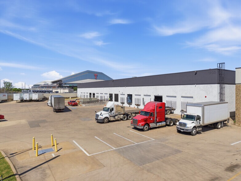 Primary Photo Of 1903 Exchange Dr, Arlington Distribution For Sale