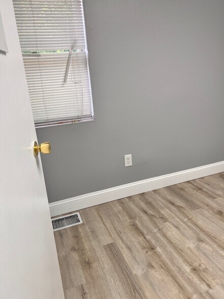 More Photos Of 233 Union Ave, Holbrook Medical For Lease