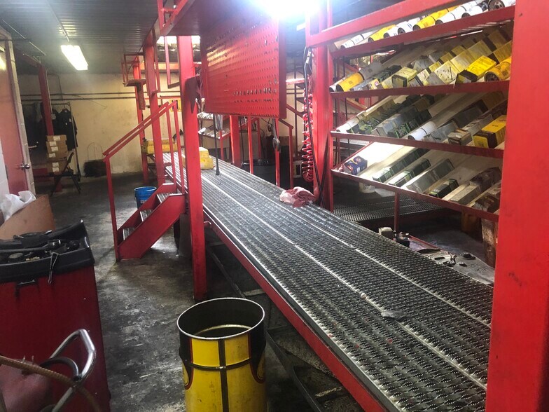 More Photos Of 12250 S Gessner Dr, Houston Auto Repair For Sale