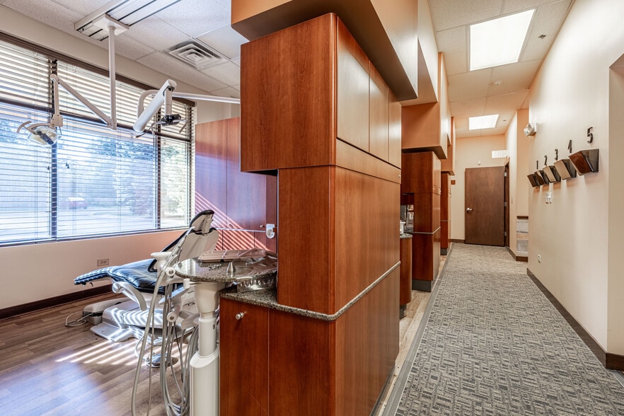 More Photos Of 644 Sheridan Rd, Winthrop Harbor Unknown For Lease