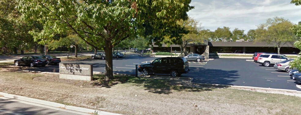 More Photos Of 1425 N McLean Blvd, Elgin Medical For Sale