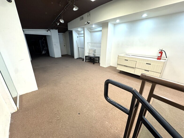 More Photos Of 800-810 S Los Angeles St, Los Angeles Freestanding For Lease