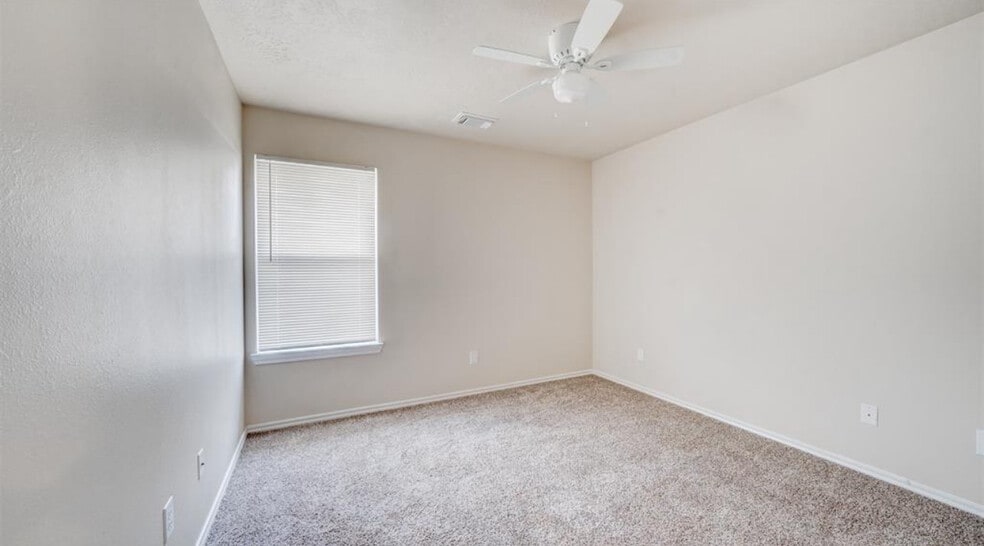 More Photos Of 8743 Thistlemoor Ln, Houston Specialty For Sale
