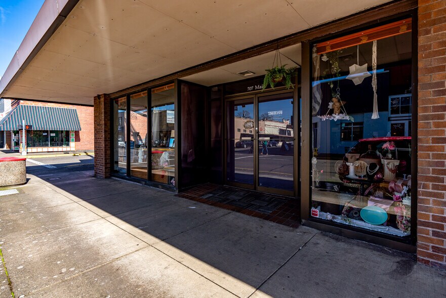 More Photos Of 707 S Main St, Lebanon Office For Sale