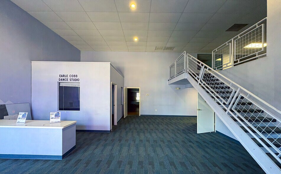 More Photos Of 4503 De Zavala Rd, San Antonio Storefront For Sale