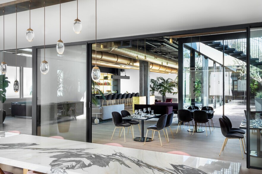 More Photos Of 9800 Wilshire Blvd, Beverly Hills Office For Lease