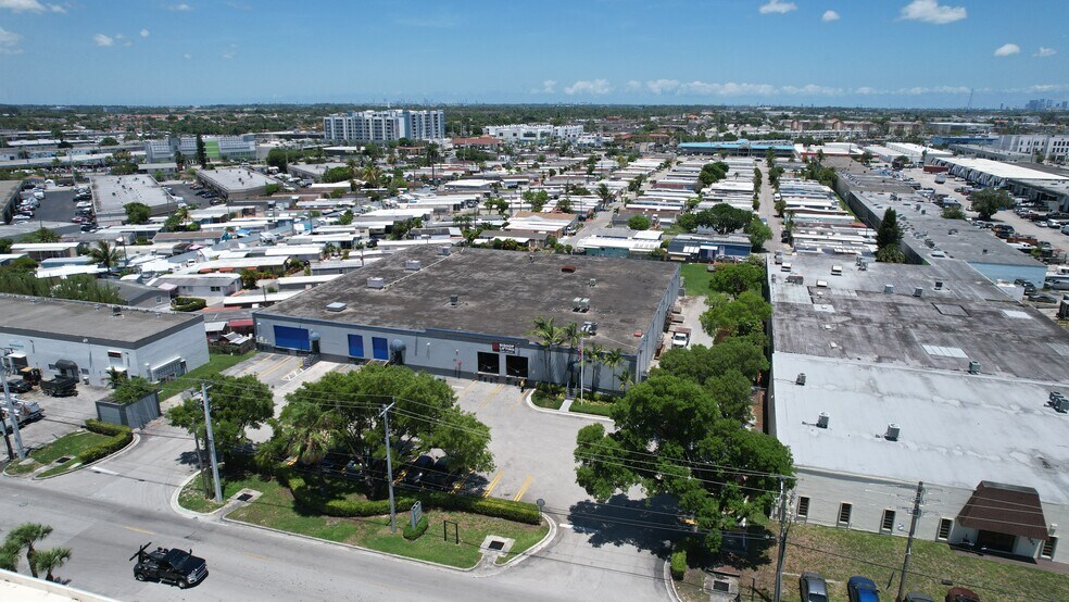More Photos Of 8007-8115 NW 74th Ave, Miami Warehouse For Lease
