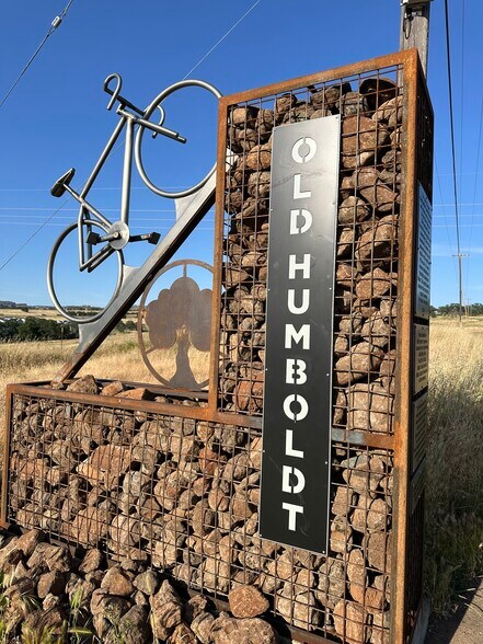 More Photos Of Corner of Yosemite & Humboldt, Chico Land For Sale