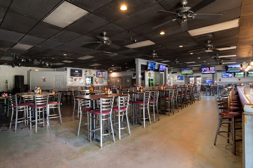 More Photos Of , Dallas General Retail For Sale