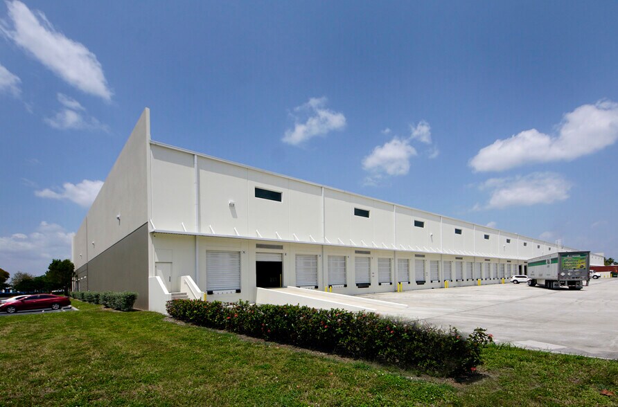 More Photos Of 10201 NW 112th Ave, Medley Warehouse For Lease