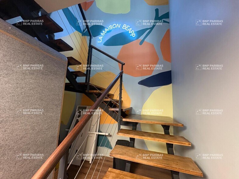 More Photos Of , Nantes Office For Sale