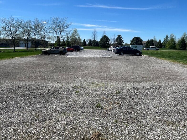 More Photos Of 851 Transport Dr, Valparaiso Flex For Sale