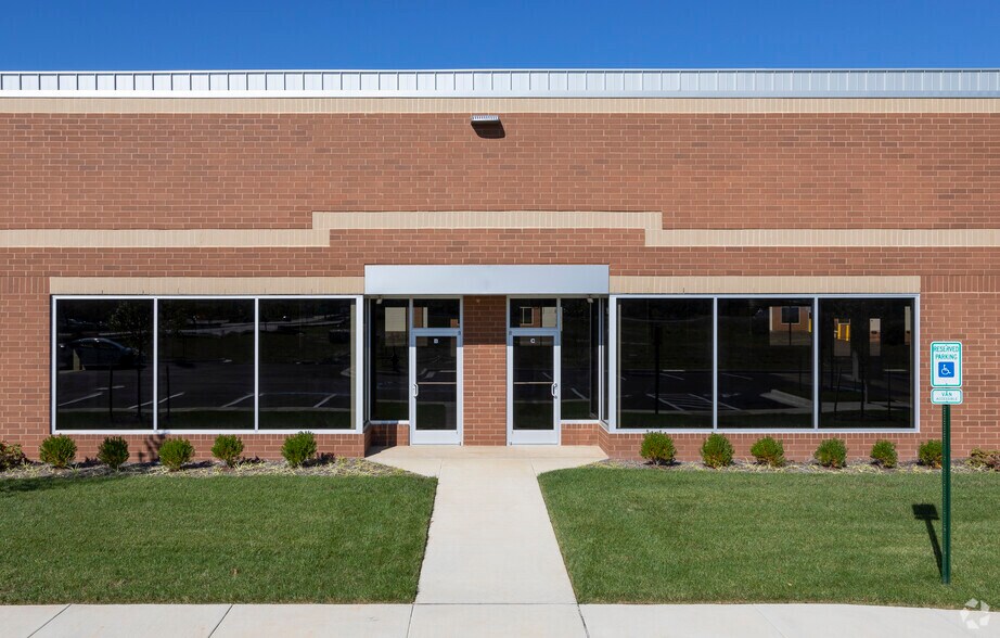 More Photos Of 910 Cromwell Park Dr, Glen Burnie Unknown For Lease