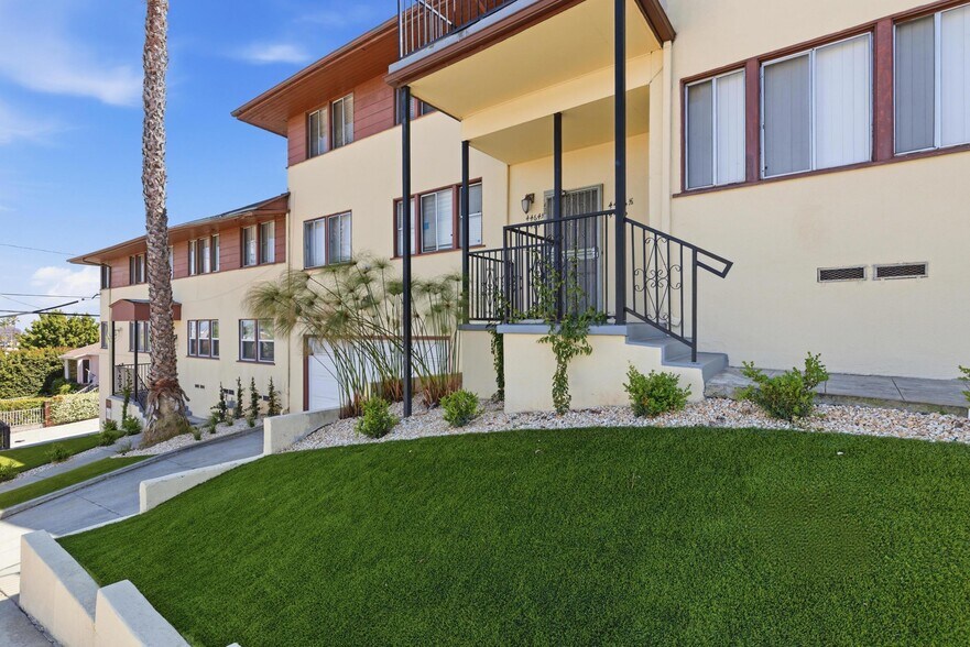 More Photos Of 4462 W 59th St, Los Angeles Apartments For Sale