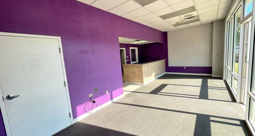 More Photos Of 6103 Tippin Ave, Pensacola General Retail For Lease