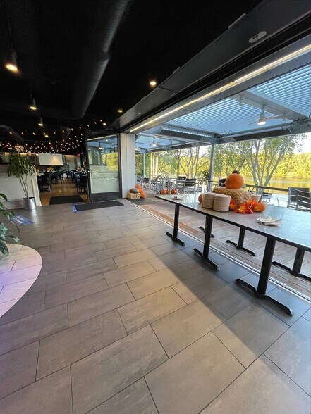 More Photos Of 100 Great Meadow Rd, Wethersfield Office For Lease