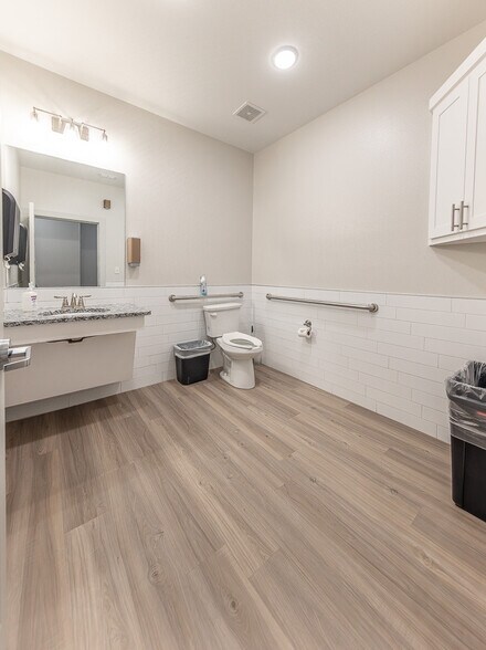 More Photos Of 5004 122nd St, Lubbock Office Residential For Lease