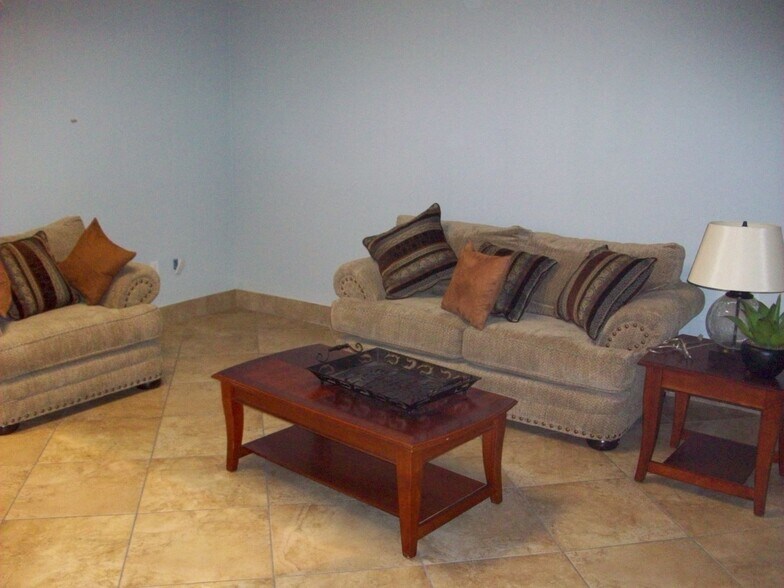 More Photos Of 1440 Jet Stream Dr, Henderson Airplane Hangar For Sale