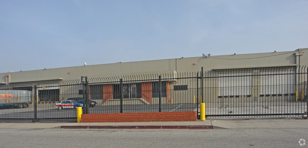 More Photos Of 2015-2019 E 48th St, Vernon Warehouse For Lease