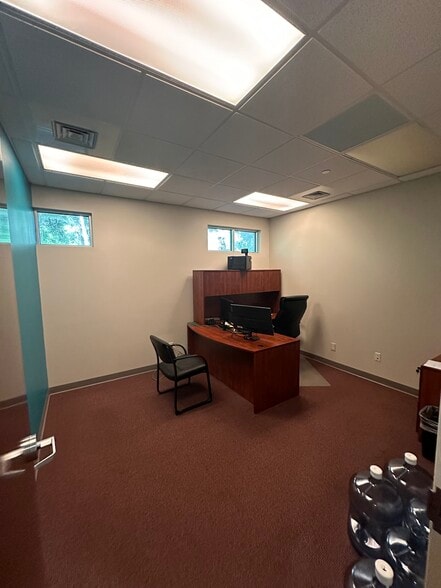 More Photos Of 9331 E Fowler Ave, Thonotosassa Flex For Lease