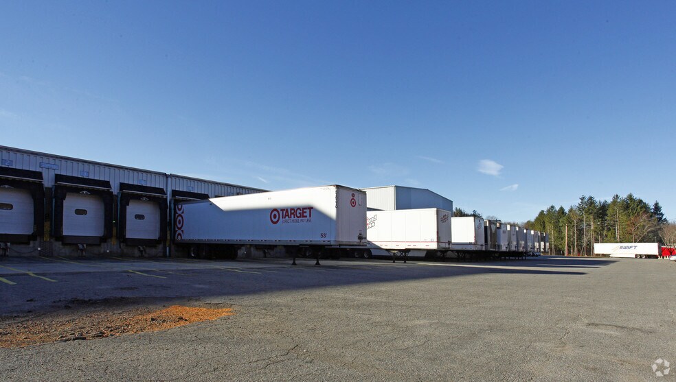 More Photos Of 89 Cross St, Holliston Warehouse For Lease