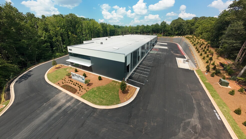 More Photos Of 7625 New Boyd Rd, Johns Creek Showroom For Lease