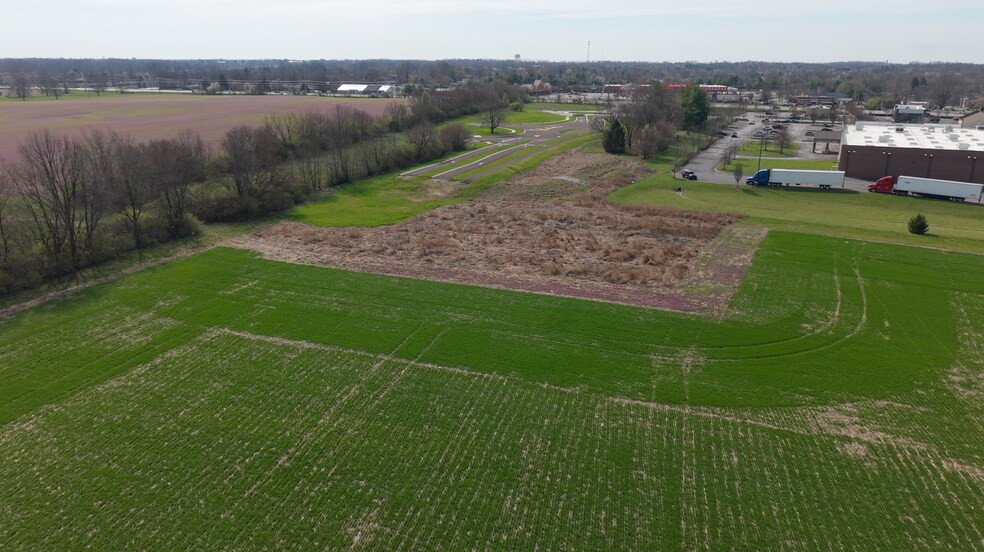 More Photos Of 300 Crossfield Dr, Versailles Land For Sale