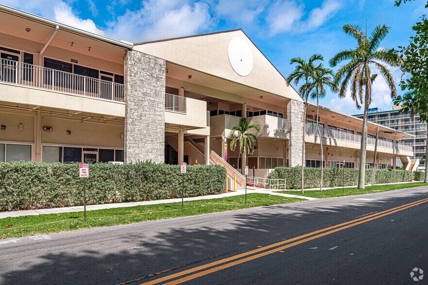 More Photos Of 101 N Riverside Dr, Pompano Beach Office For Lease