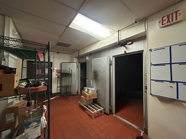 More Photos Of 14B Royal Rd, Flemington Hotel For Lease
