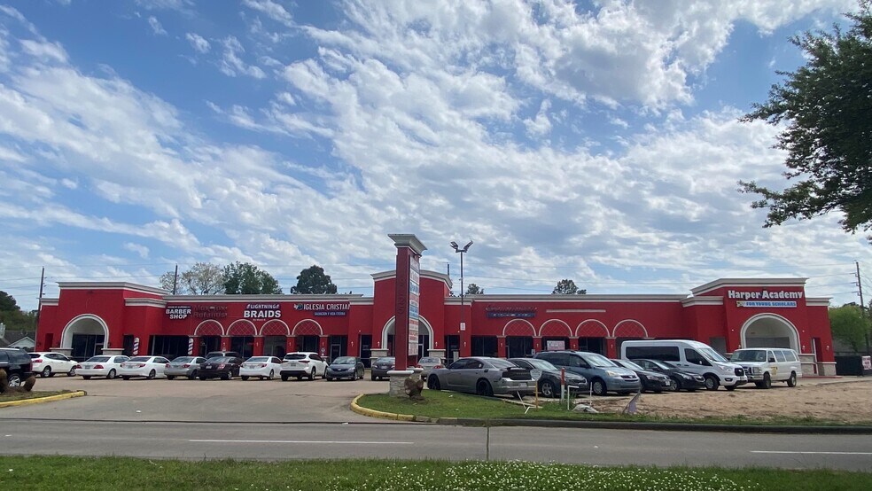 More Photos Of 19125 W Little York Rd, Katy Storefront For Lease