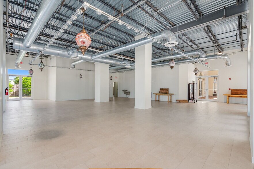 More Photos Of 3976 Destination Dr, Osprey Storefront For Sale