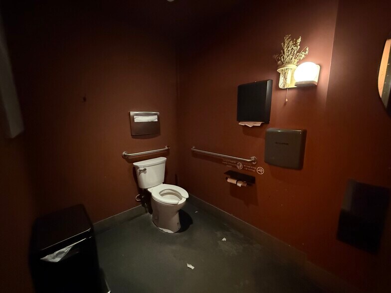 More Photos Of 318 Bedford Ave, Brooklyn Apartments For Lease