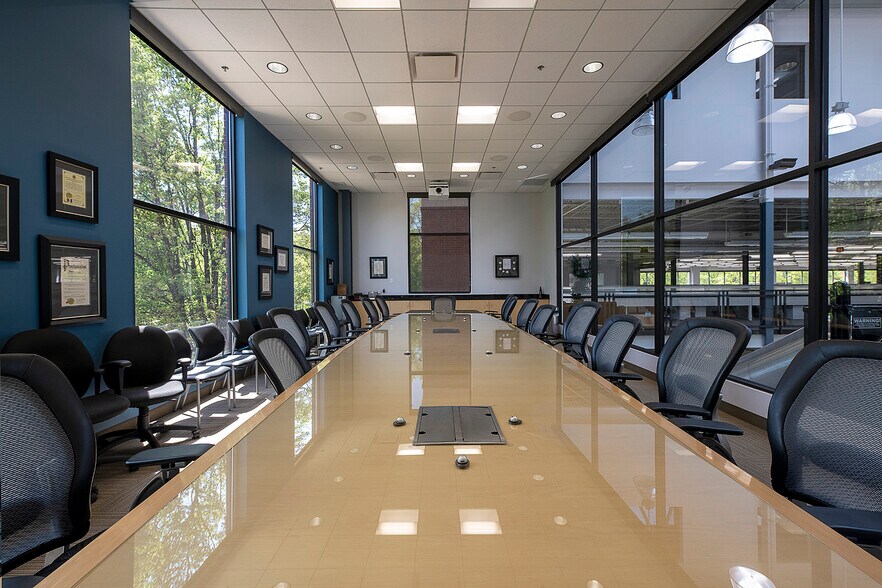 More Photos Of 28500 Clemens Rd, Westlake Office For Lease