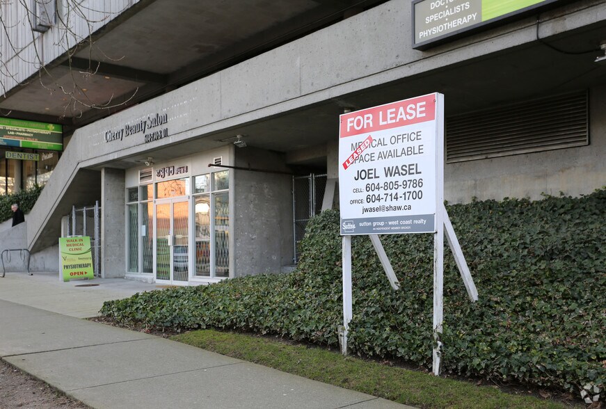 More Photos Of 1530-1538 7th Ave W, Vancouver Office For Lease