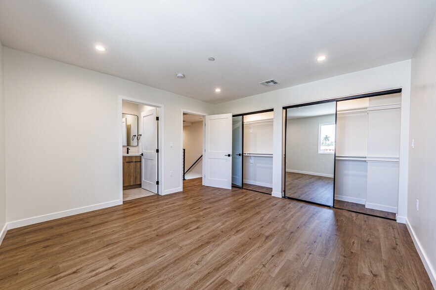 More Photos Of 1857 Crenshaw Blvd, Los Angeles Apartments For Sale