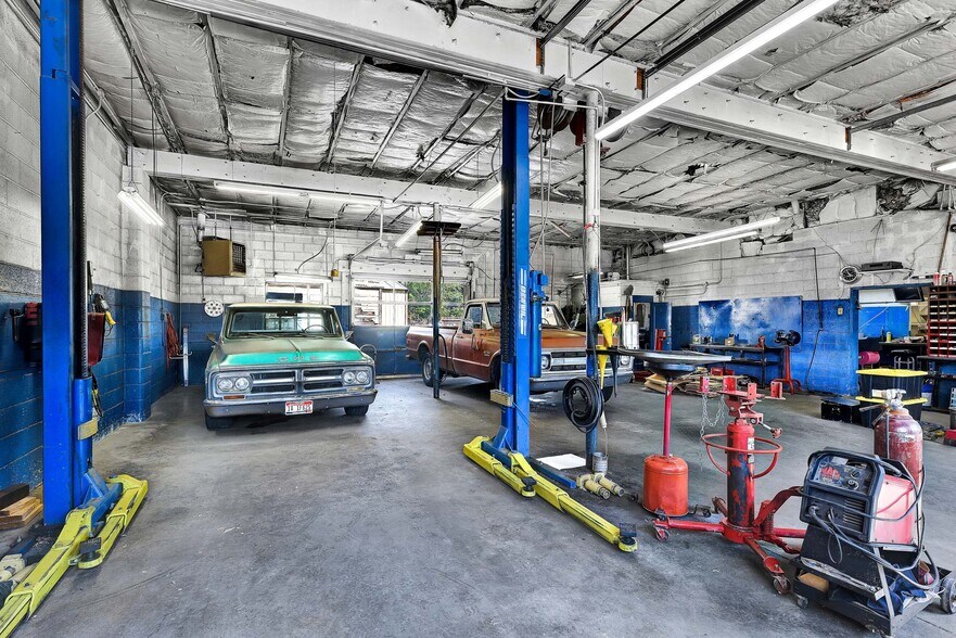 More Photos Of 30 S Latah St, Boise Auto Repair For Sale