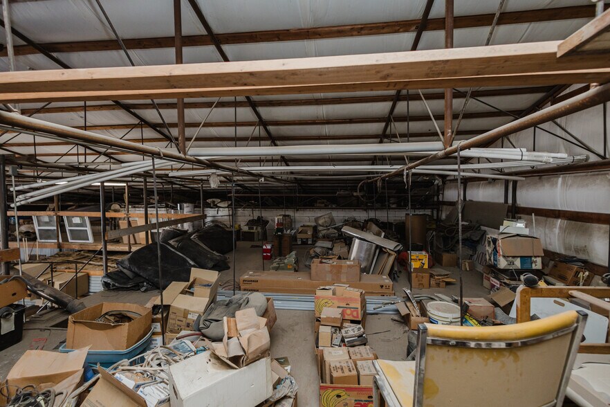 More Photos Of 410 N Commercial Ave, Sedgwick Storefront For Sale