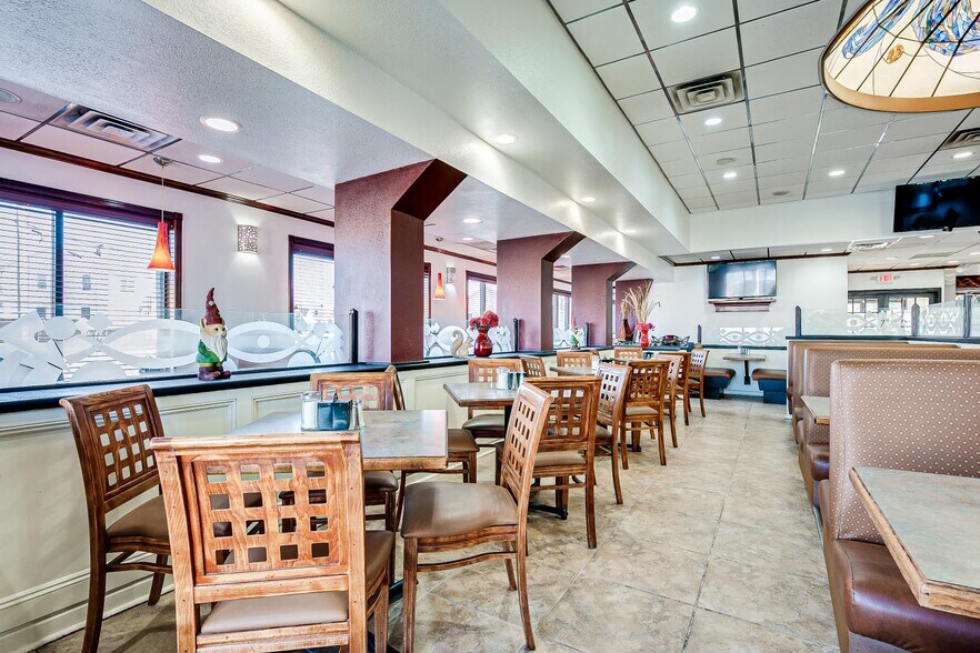More Photos Of 3126 Woodbridge Ave, Edison Restaurant For Lease