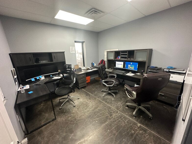 More Photos Of 2512 N County Road 1287, Midland Industrial For Lease