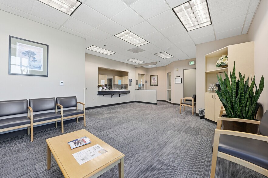 More Photos Of 24076 SE Stark St, Gresham Medical For Lease