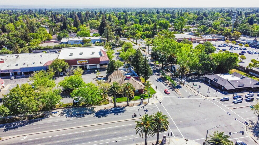 More Photos Of 6400 Fair Oaks Blvd, Carmichael Restaurant For Sale