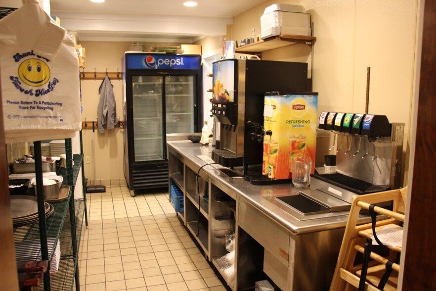 More Photos Of 5626 W Lincoln Hwy, Parkesburg Restaurant For Sale
