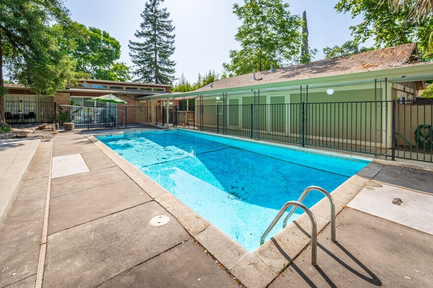 More Photos Of 4224 Crestline Ave, Fair Oaks Apartments For Sale