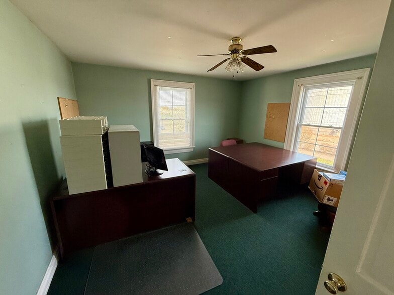More Photos Of 403 George St, Aurora Office For Sale